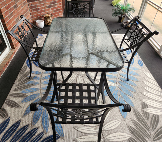 Outdoor Table & Chairs